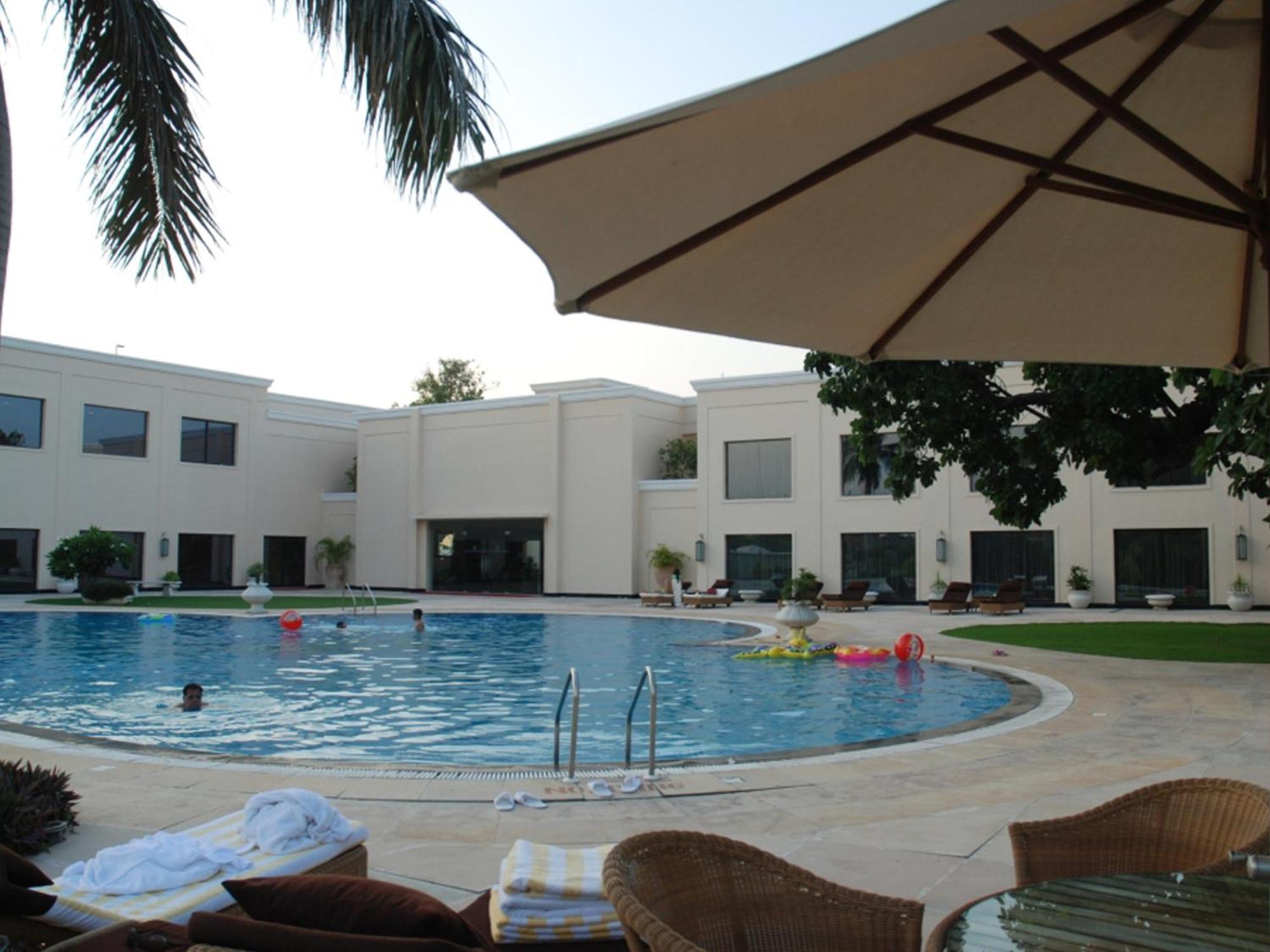 เดอะ ลาลิต เทมเพิล วิว ขชุราโห Hotel ภายนอก รูปภาพ