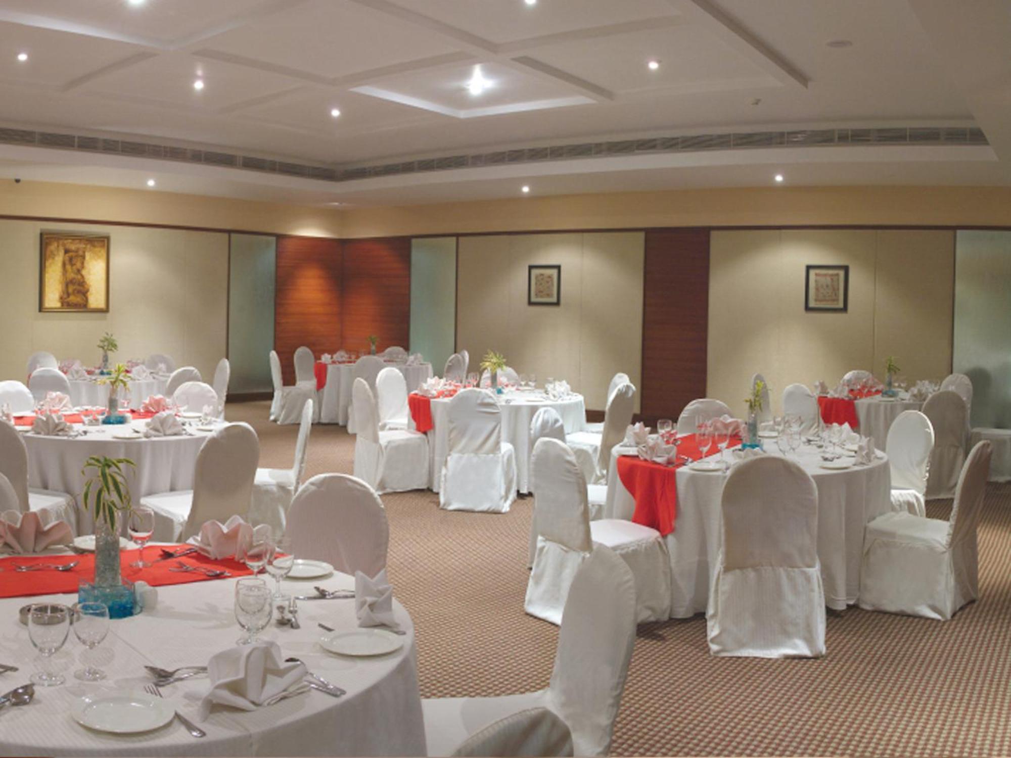 เดอะ ลาลิต เทมเพิล วิว ขชุราโห Hotel ภายนอก รูปภาพ