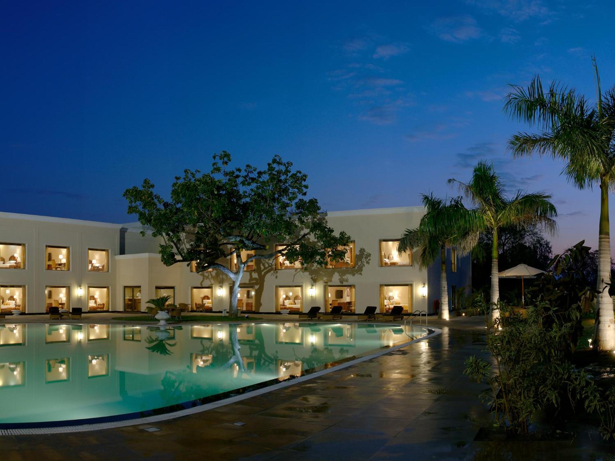 เดอะ ลาลิต เทมเพิล วิว ขชุราโห Hotel ภายนอก รูปภาพ